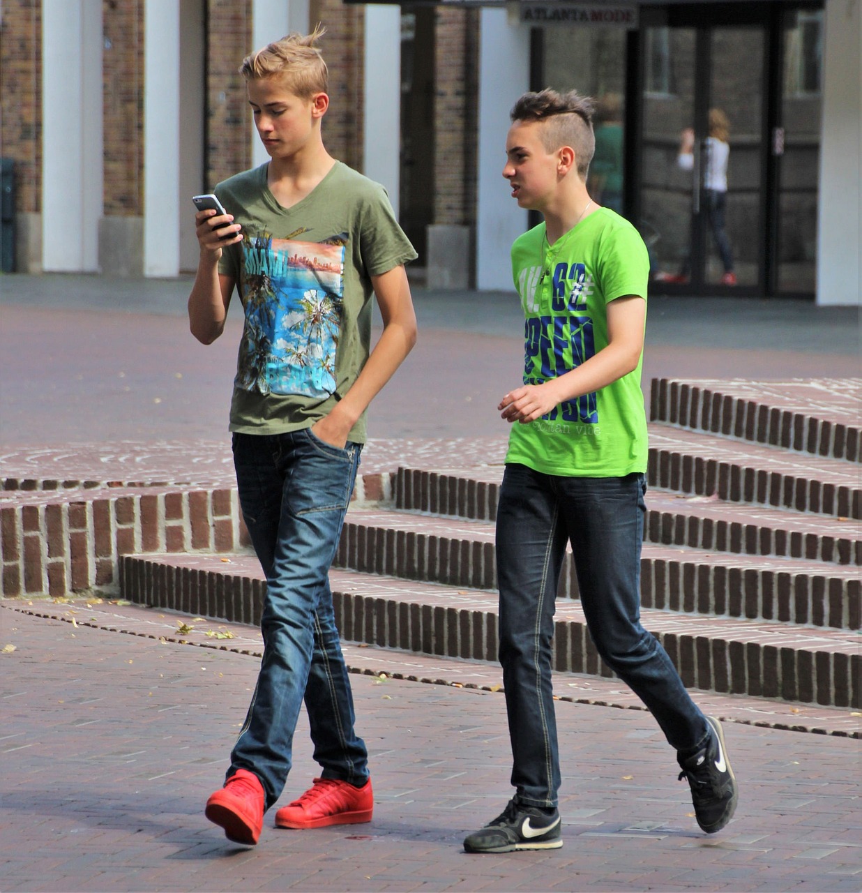 如何下载日常穿搭小游戏,提升时尚搭配技巧? 如何下载日常穿搭小游戏,提升时尚搭配技巧?