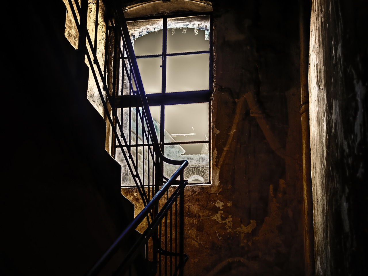 如何搭建高效能梯子, 避免风险和降低成本？